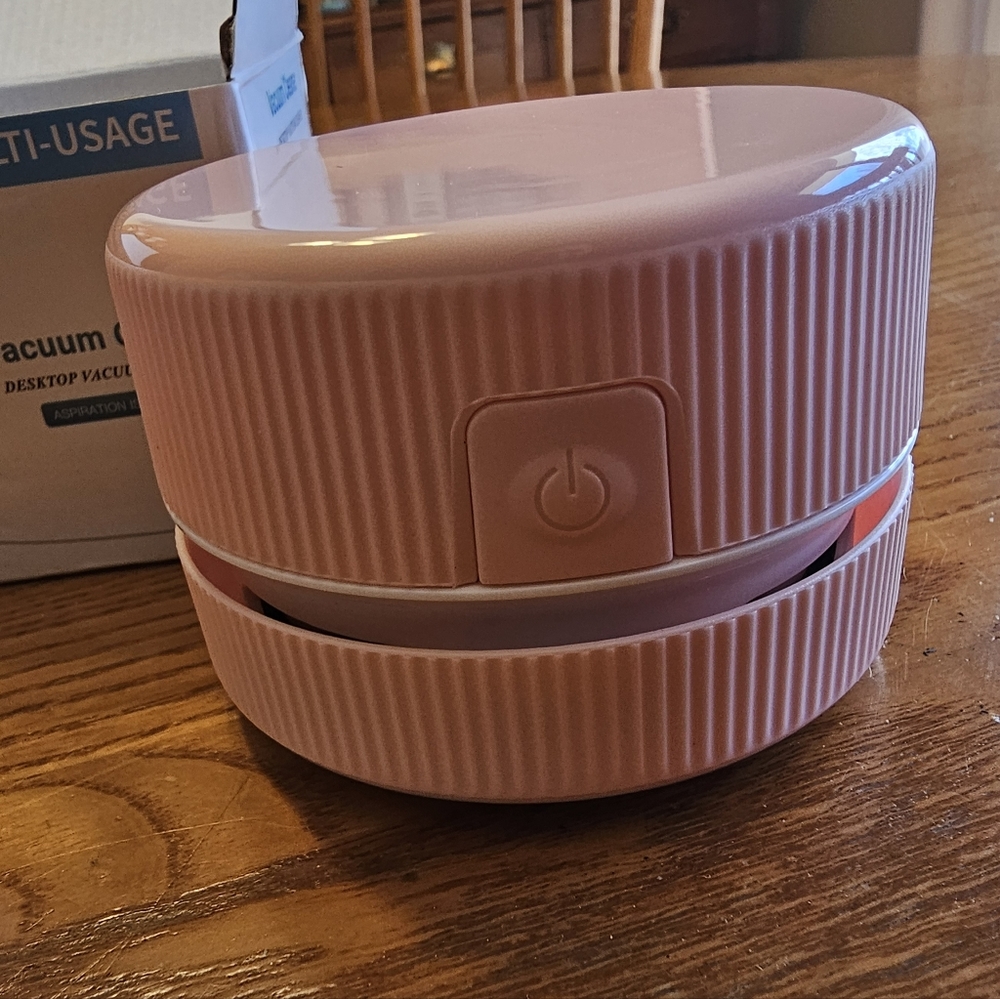 Desktop Vacuum Cleaner Pink New In Box - Picture 3 of 4